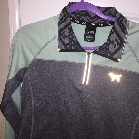 Zip up from pink - Picture 2 of 3