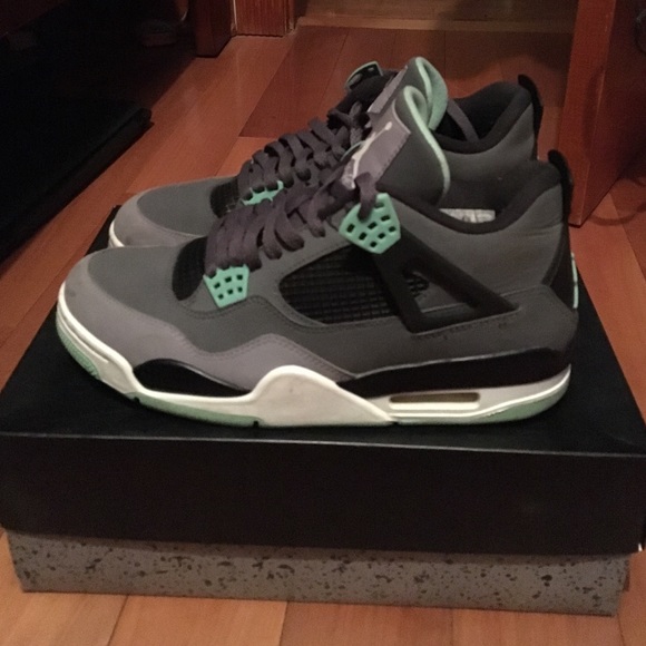 Air Jordan 4 Retro - green glow - Picture 2 of 2