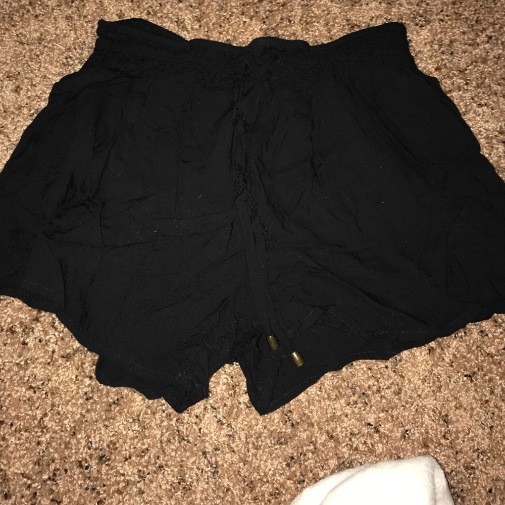 FOREVER 21 short only worn ONCE!! Size large