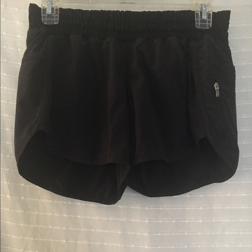 Lululemon black athletic workout shorts size 6