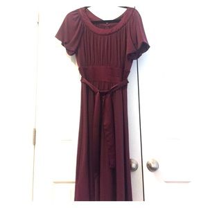 Maroon soft short sleeved dress 👗