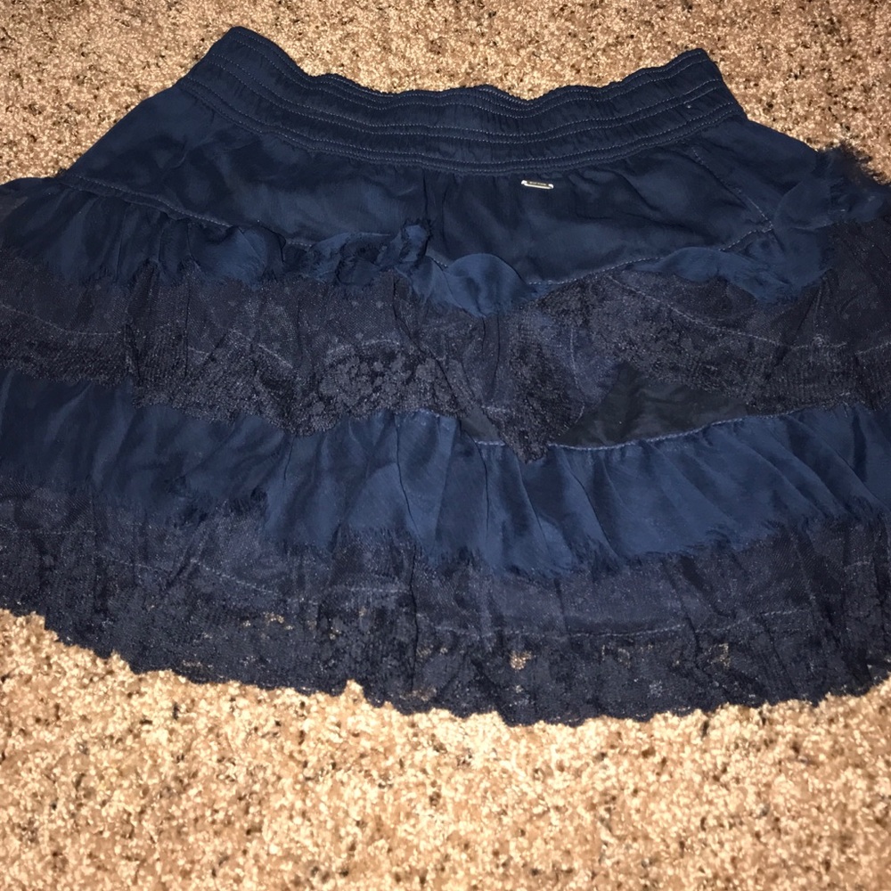 WORN ONCE . Medium skirt