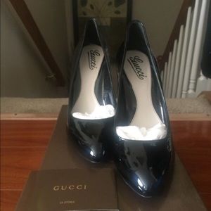 Gucci patent pumps only worn twice, excellent