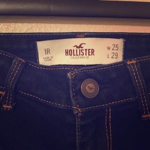 Hollister skinny jeans in size 1R!