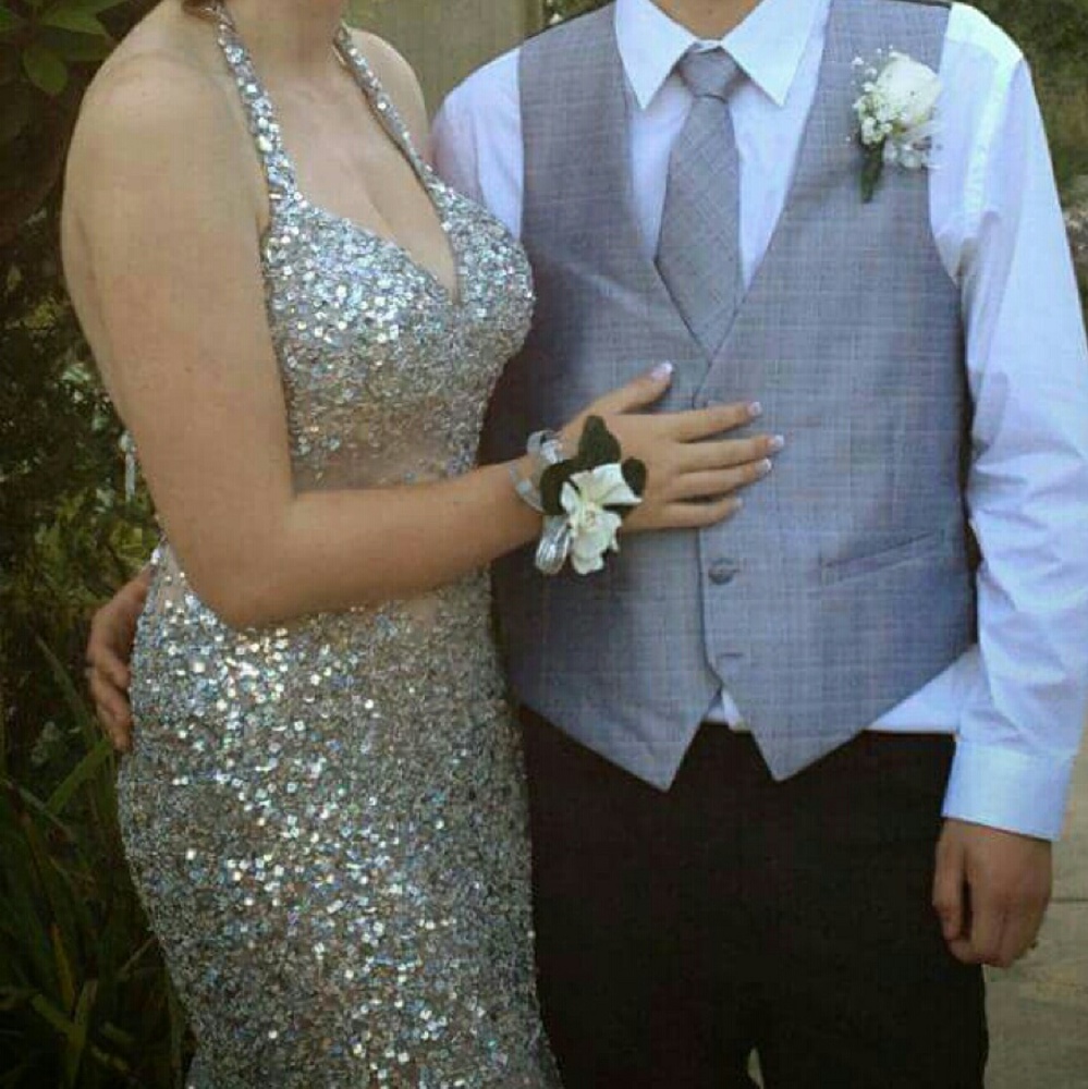 Prom dress - Picture 2 of 2