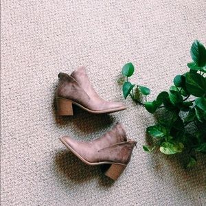 🌹SALE🌹🎉HP🎉Jordann Booties