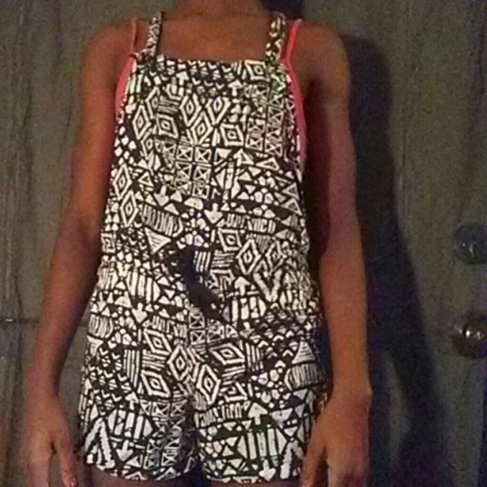 l.e.i. Romper with knot hooks