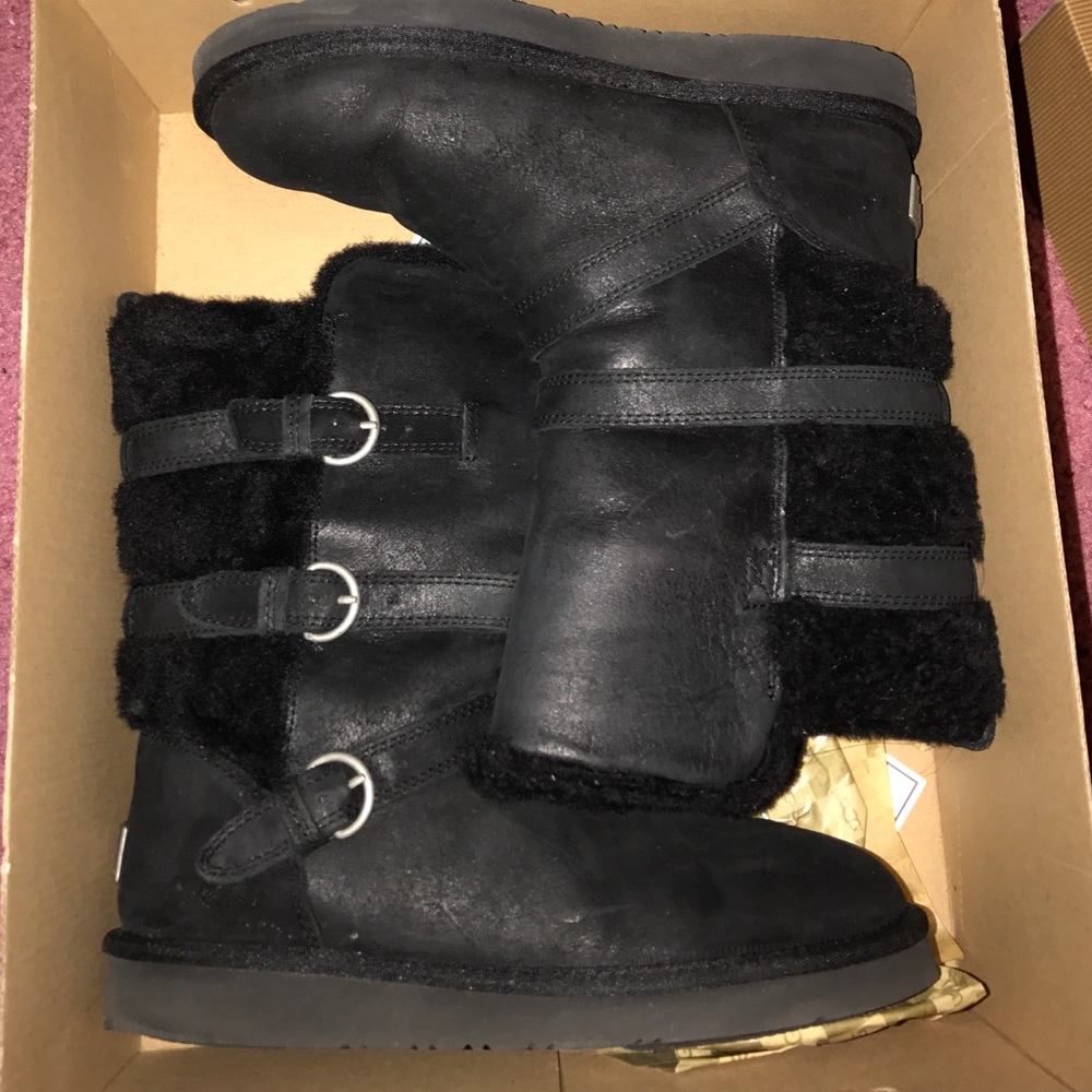 Black Becket Uggs SIZE 8