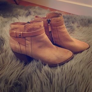 Ankle boots