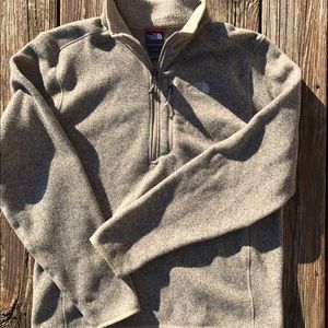 Men's North Face zip pullover Size M