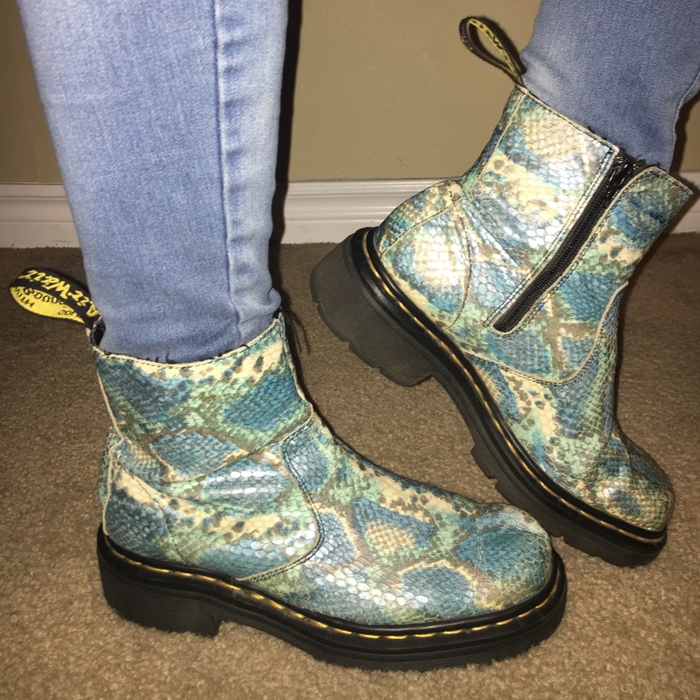 🛑SOLD🛑 RARE VINTAGE Dr Martens Blue Python Boots