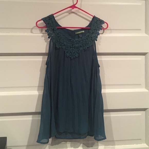 Tops - 📦Donating 5/16: Sheer blouse