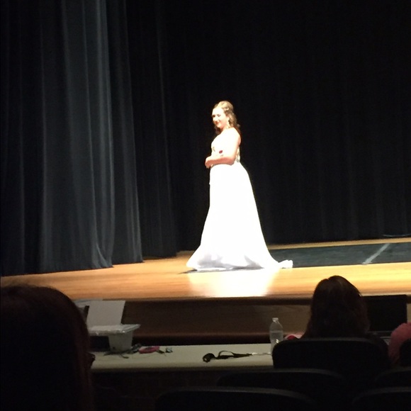White Prom/Pageant Dress - Picture 4 of 4