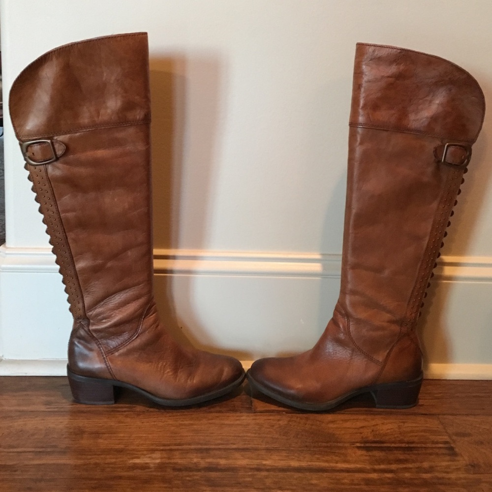 Vince Camuto  brown leather boots