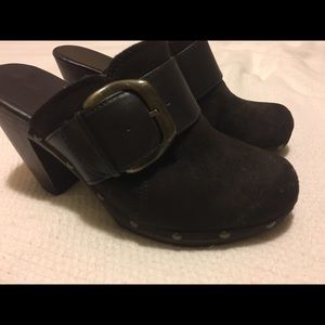 Apt. 9 slip on clogs