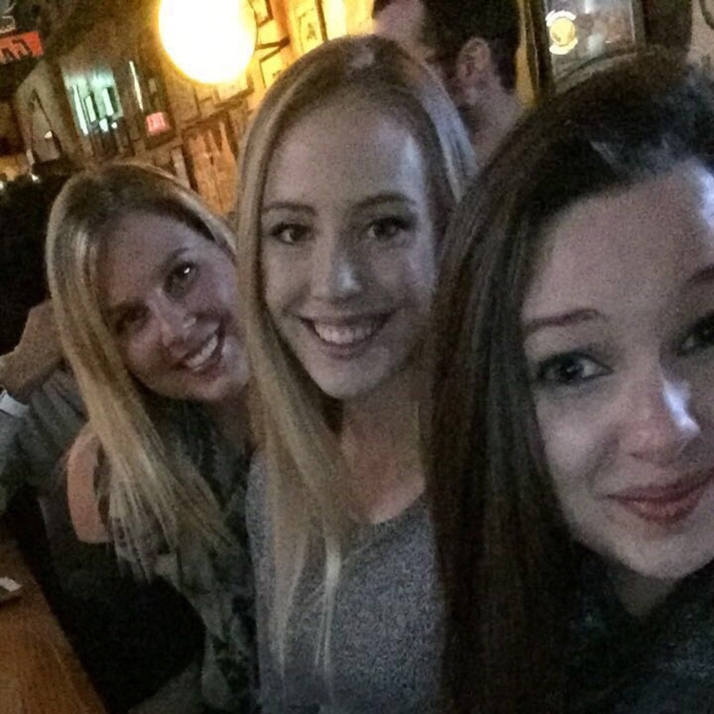 Meet your posher, J 💚💙