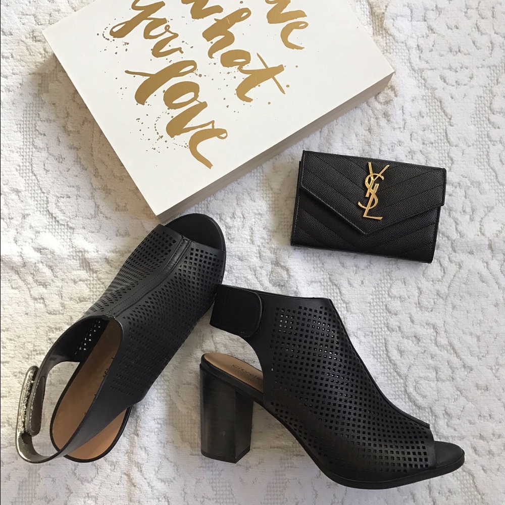 Black classified wedges