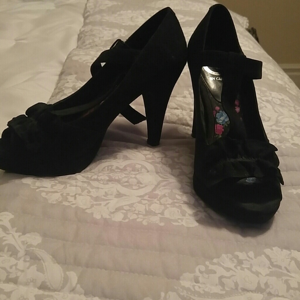 Guess brand velvet t-strap platform heels