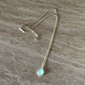Kendra Scott necklace