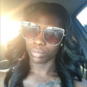 Meet your Posher, Tierra