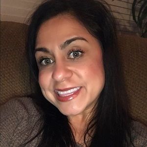 Meet your Posher, Edna