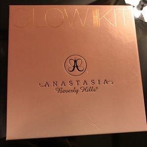 Anastasia glow kit