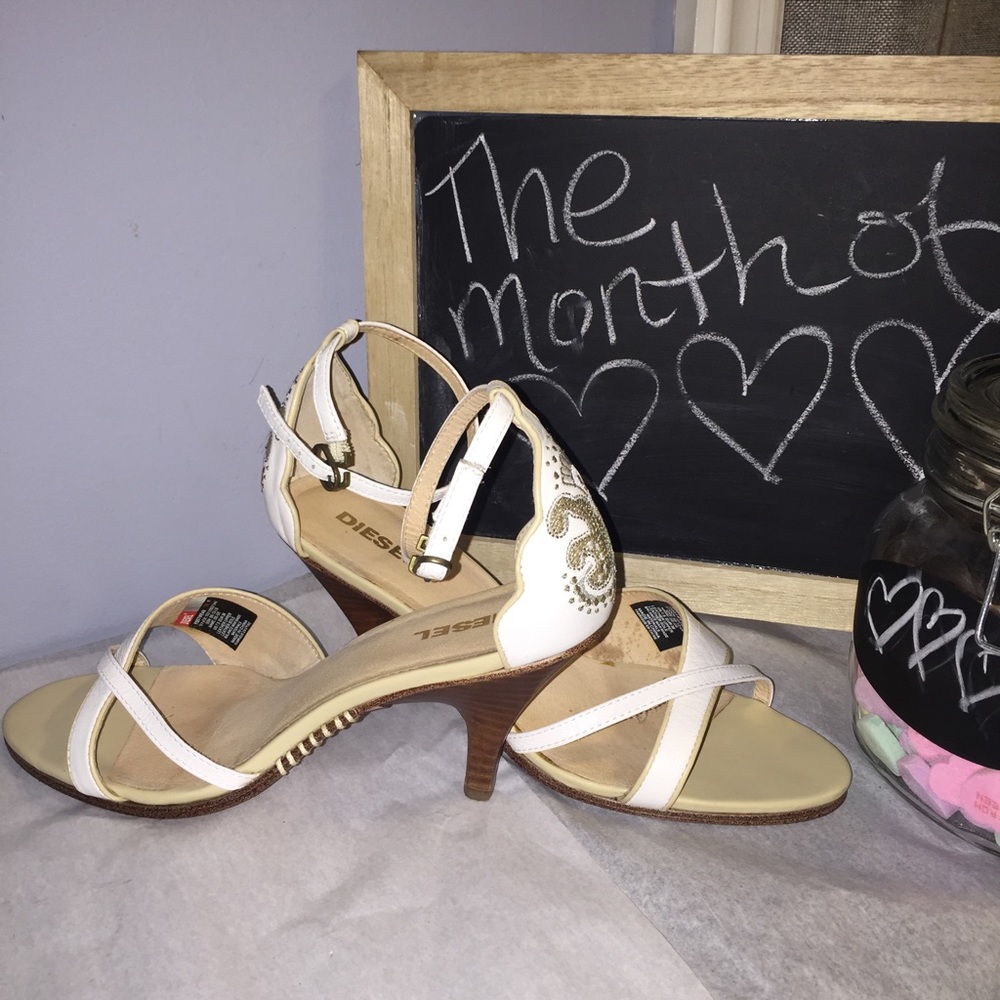 Diesel sandals reserved for @beegibbs