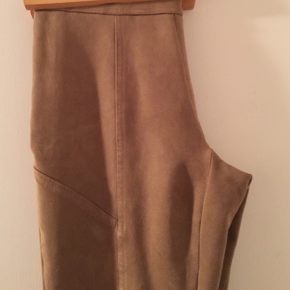 Suede look tan leggings - Picture 2 of 3