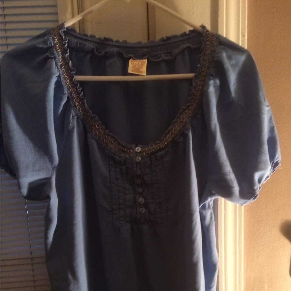 Blue top that can b worn dress down or dress up