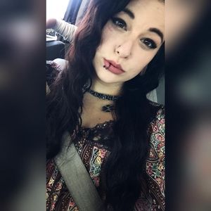 Meet your Posher, Caroline