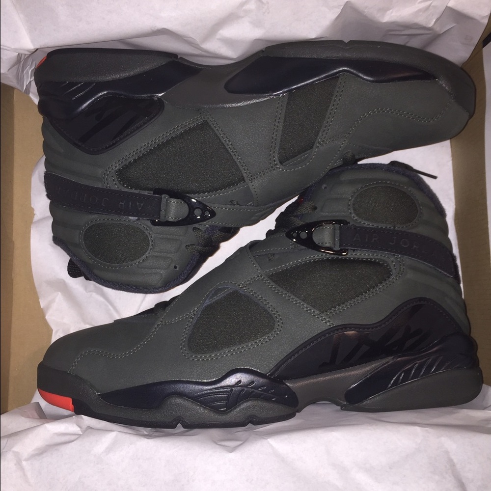 SOLD**** JORDAN Retro 8 "Take Flight"