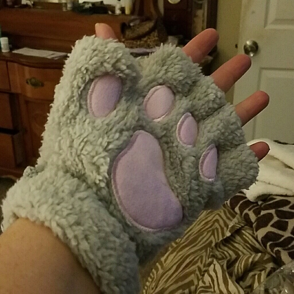 Super cute warm fuzzy gloves