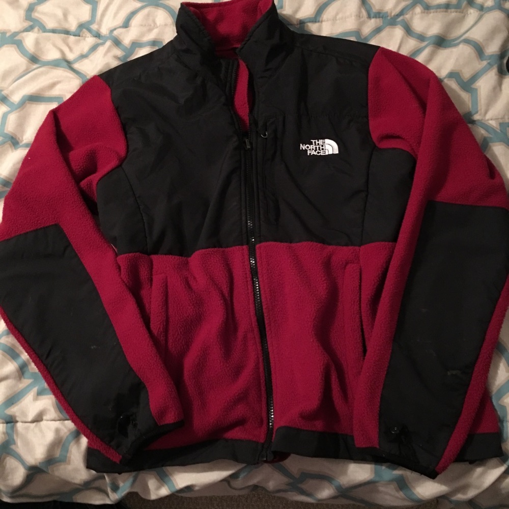Size Large Northface Denali style jacket.