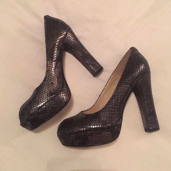 Michael Kors high heels - Picture 2 of 3