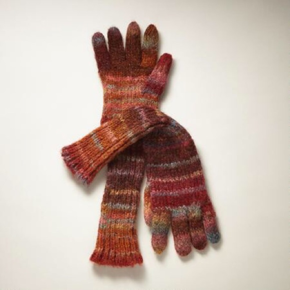 Long knit gloves