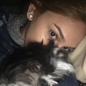 Meet your Posher, Crystal