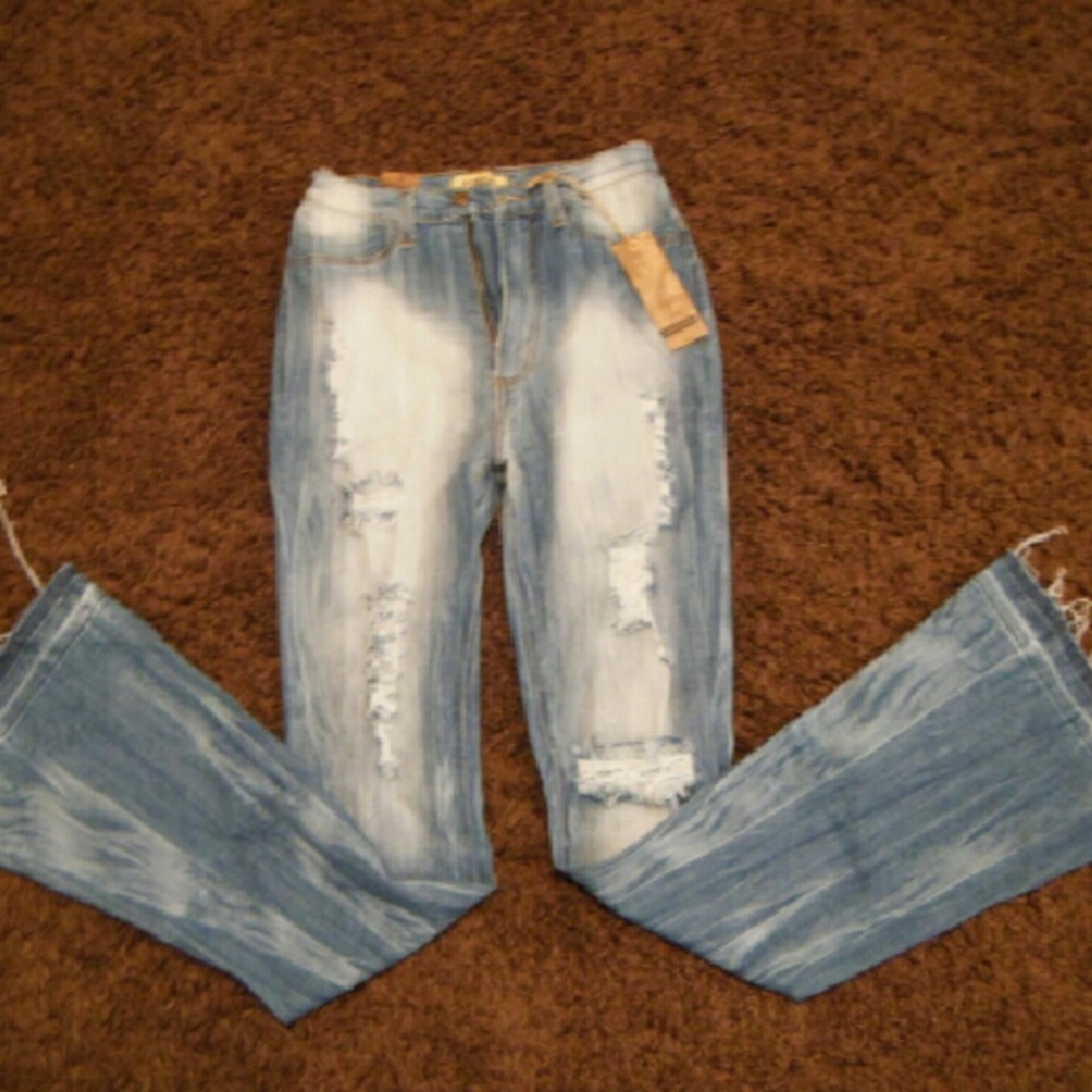 Aphrodite High-Waisted Distressed Jeans