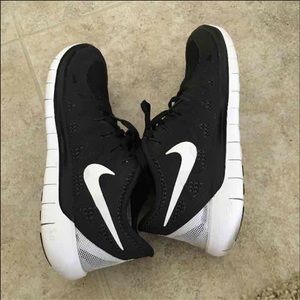 Nike free 5.0 black and white