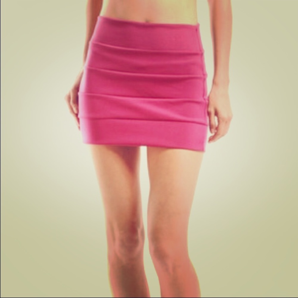 TIGHT RED AGACI SKIRT.