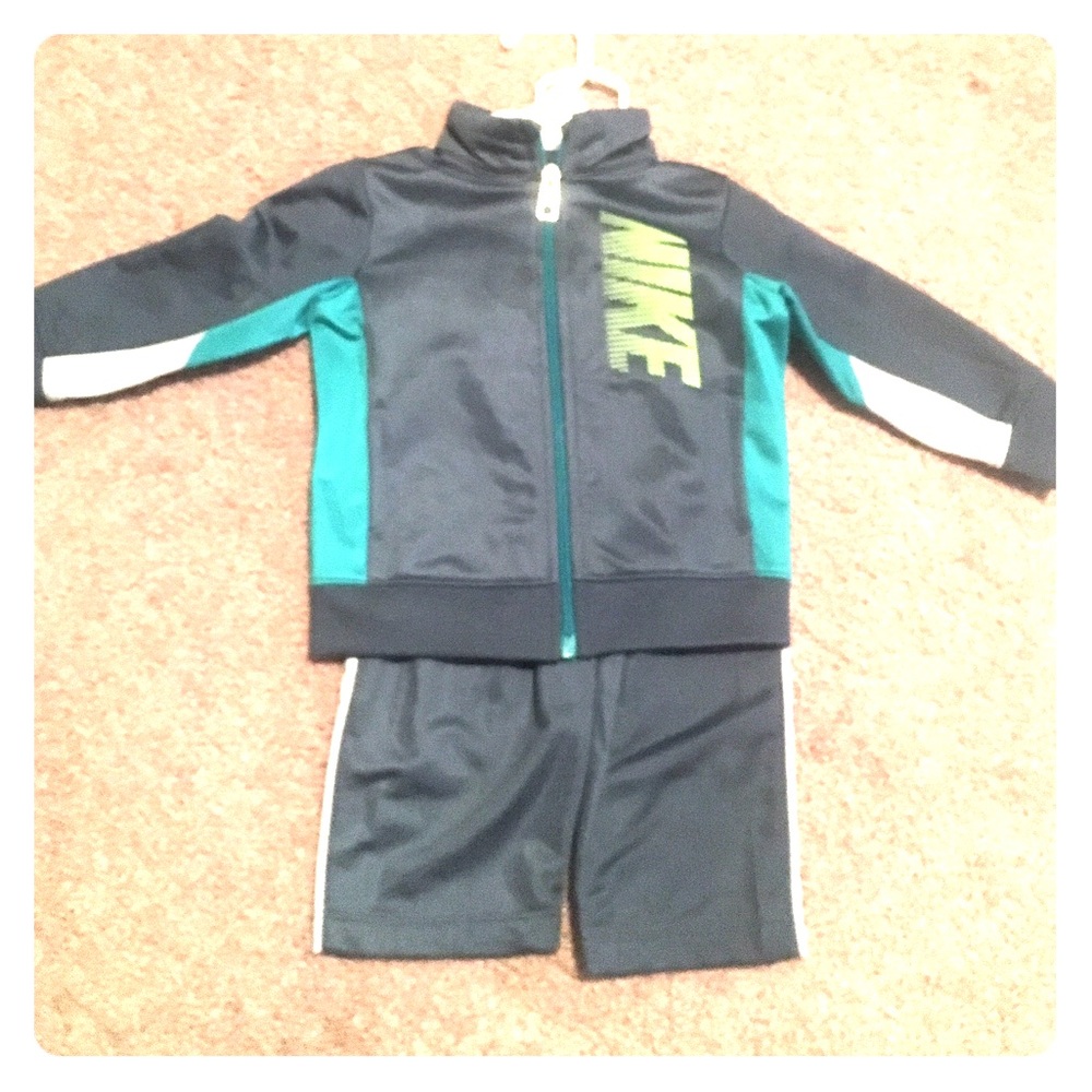 Nike Boys 12m Jump suit!