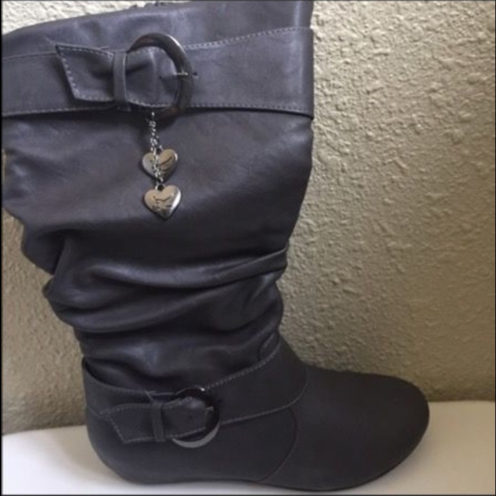 Gray boots only worn once. Sheik brand