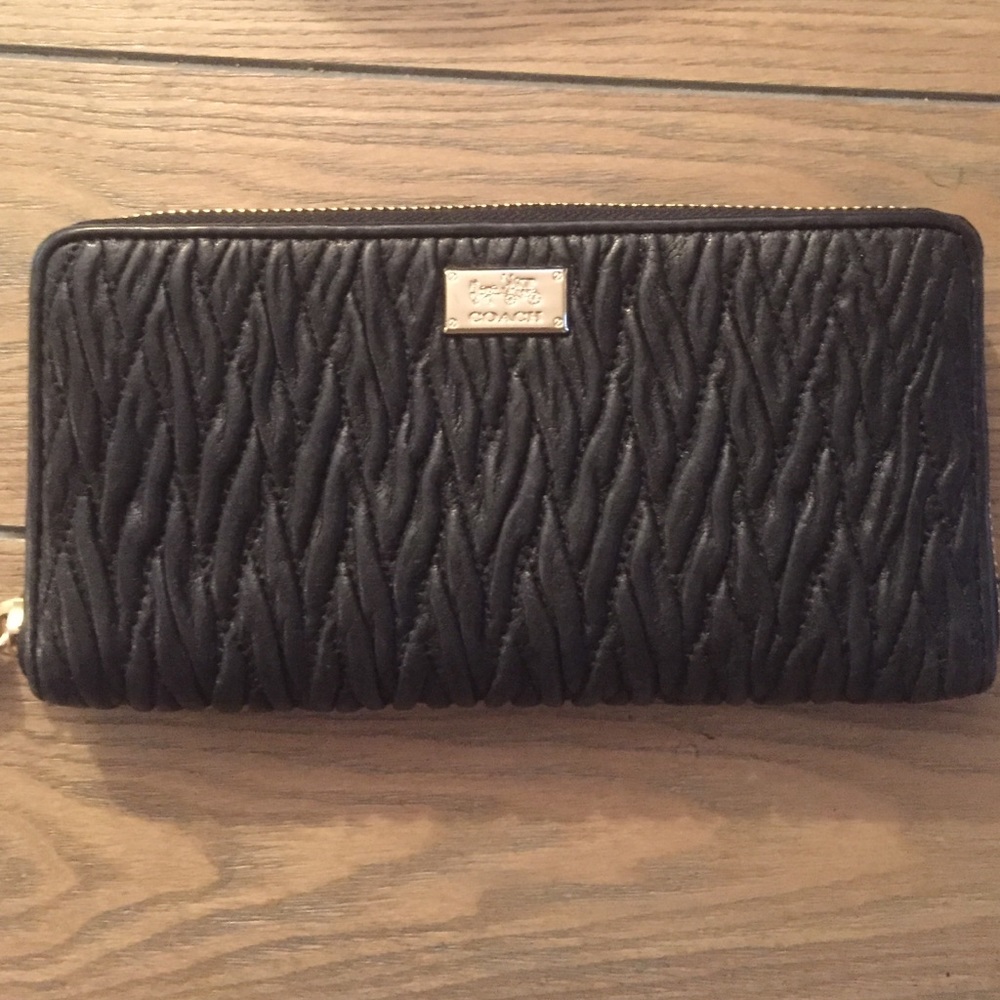 BRAND NEW! NEVER USED BLACK COACH WALLET