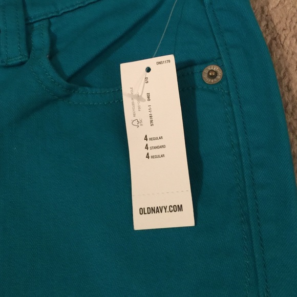 🎉SOLD🎉Old Navy Rockstar Jeans NWT!!! - Picture 3 of 3