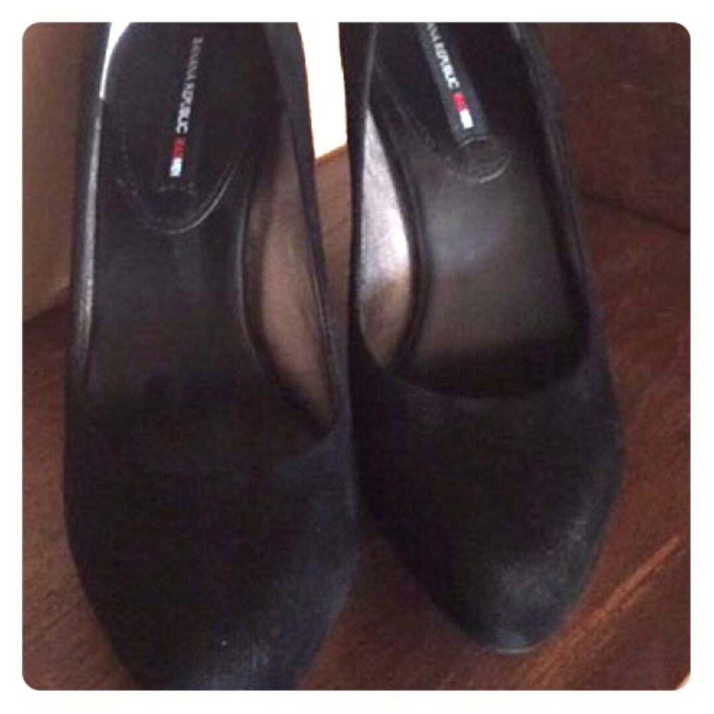 Suede Banana Republic Pumps
