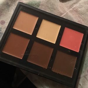 NEVER USED ANASTASIA MAKEUP