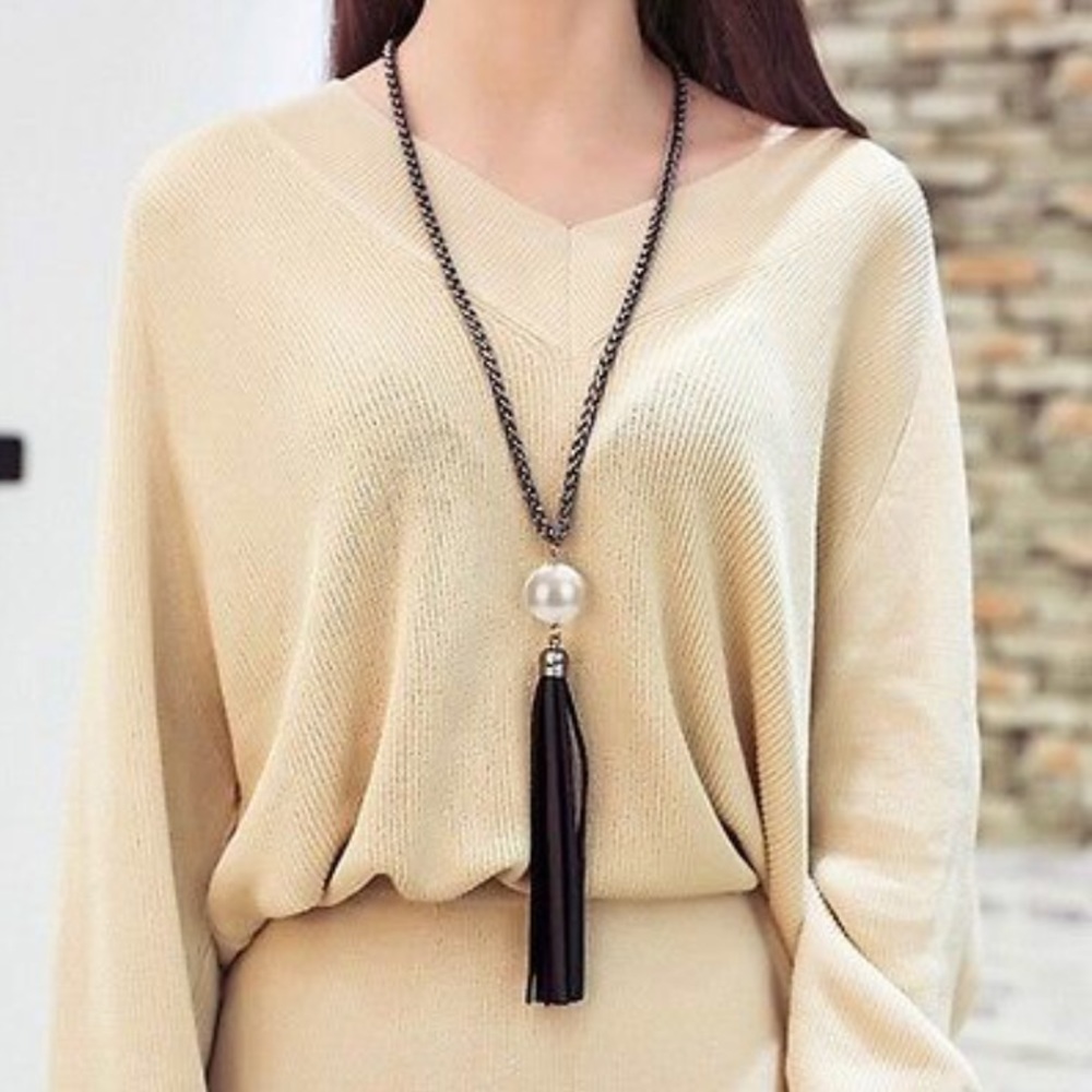 🆕 Faux Leather Pearl & Tassel Necklace