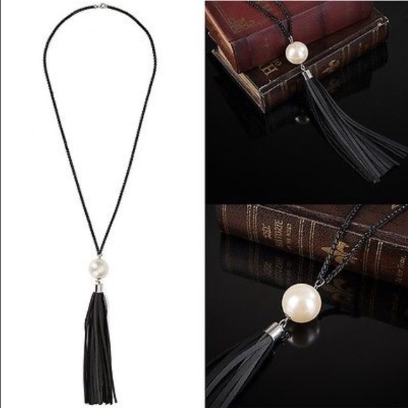 🆕 Faux Leather Pearl & Tassel Necklace - Picture 3 of 6