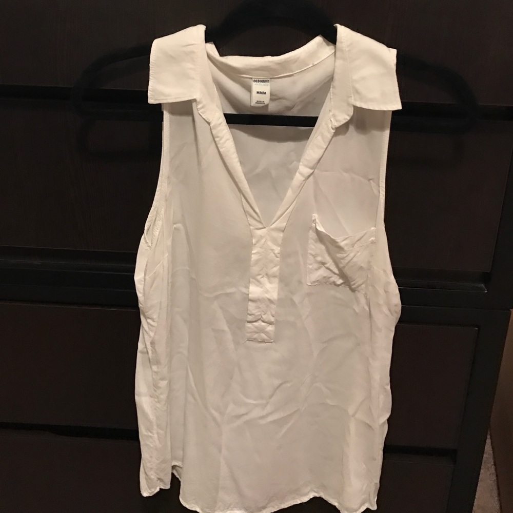 White collared tank