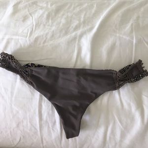 Acacia fig bikini bottoms