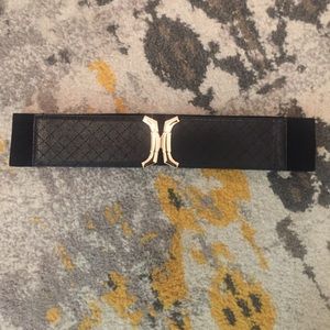 WIDE BELT WITH GOLD BUCKLE